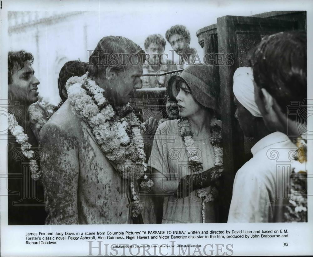 1984 Press Photo James Fox and Judy Davis in A Passage to India. - cvp99031 - Historic Images
