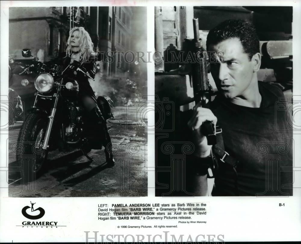 1996 Press Photo Pamela Anderson Lee and Temuera Morrison in Barb Wire. - Historic Images