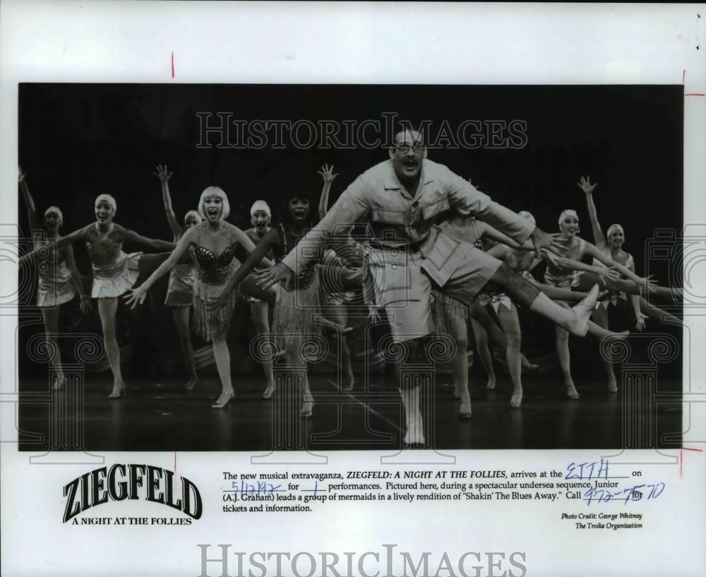 1992 Press Photo A.J. Graham in Ziegfedl: A Night at the Follies. - cvp99193 - Historic Images