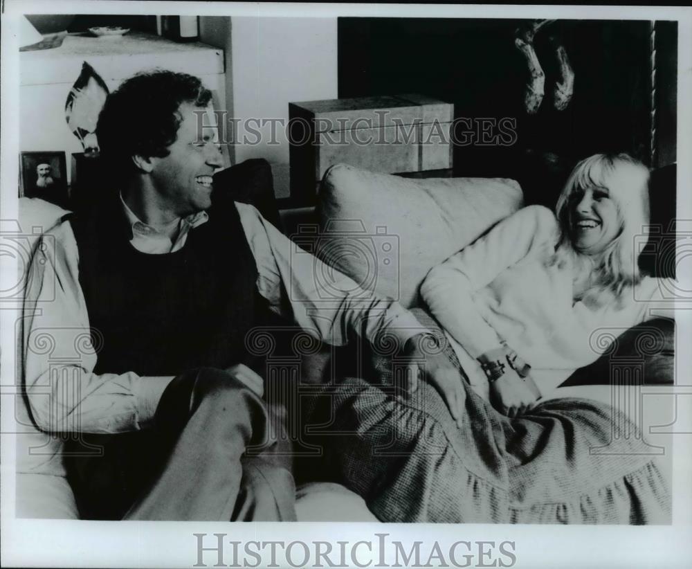 1980 Press Photo Suzanne Somers and her husband Alan Hamel at home. - cvp99200 - Historic Images