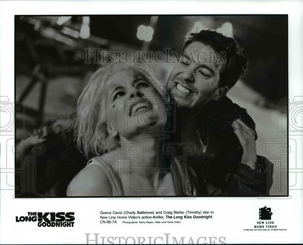 Press Photo Geena Davis and Craig Bierko-The Long Kiss Goodnight - cvp99301 - Historic Images