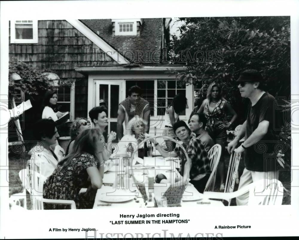 Press Photo Henry Jaglom directing Last Summer In The Hampstons - cvp99304 - Historic Images