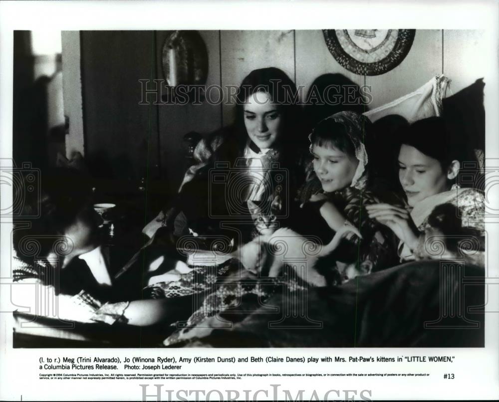 1994 Press Photo Trini Alvarado, Winona Ryder and Kirsten Dunst in Little Women. - Historic Images