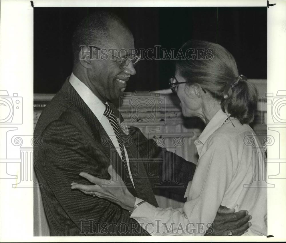 1988 Press Photo Bishop James S. Thomas - cvp99447 - Historic Images