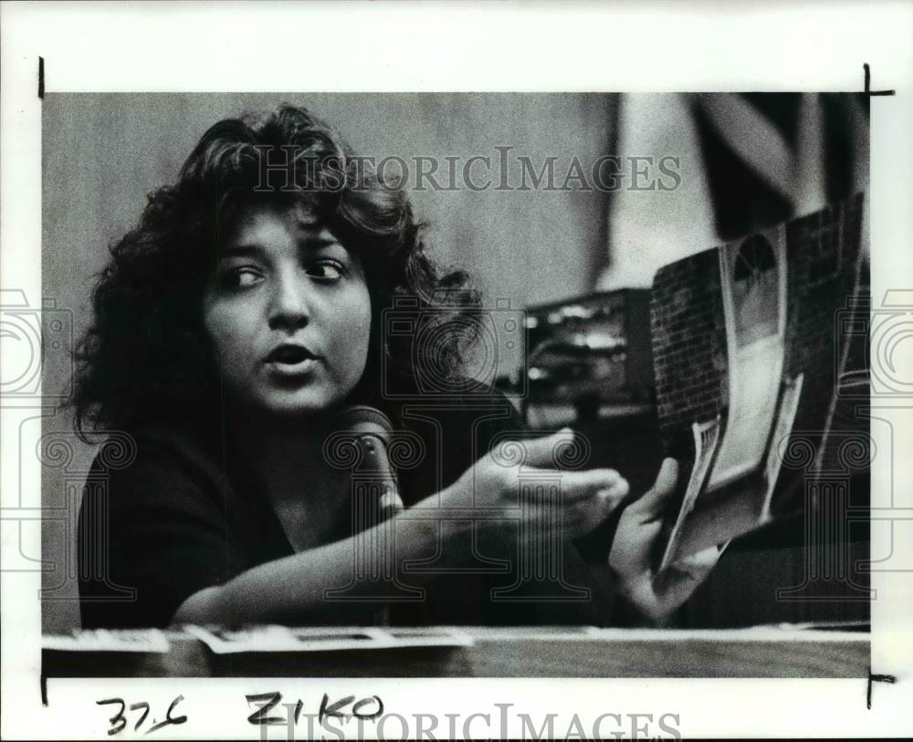 1989 Press Photo Patricia Ziko Stergo testifies in court. - cvp99505 - Historic Images