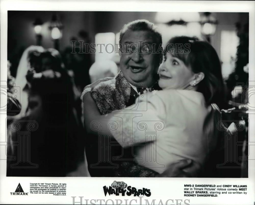 1997 Press Photo Rodney Dangerfield and Cindy Williams-Meet Wally Sparks - Historic Images