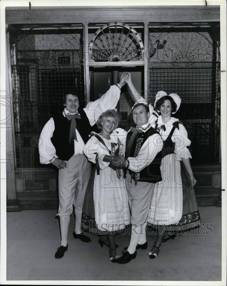 1990 Press Photo Sokol Greater Cleveland Folk Dancers - cvp99602 - Historic Images