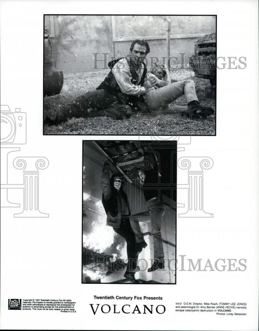 1997 Press Photo Tommy Lee Jones and Anne Heche-Volcano - cvp99628 - Historic Images
