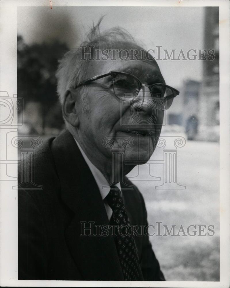 1977 Press Photo Captain John Murray Thornton - cvp99655 - Historic Images
