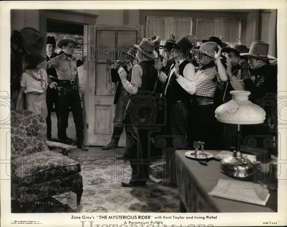 Press Photo Zane Grey's The Mysterious Rider movie scene - cvp99786 - Historic Images