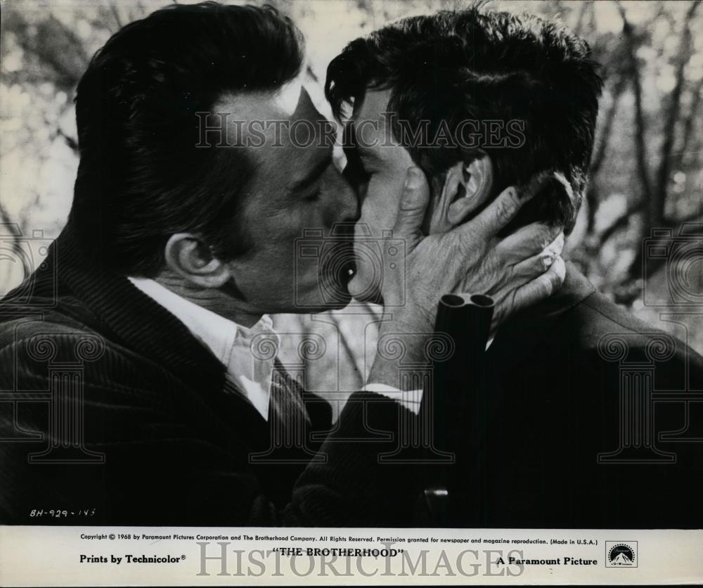 1968 Press Photo A kiss in &quot;The Brotherhood&quot; - cvp99828 - Historic Images