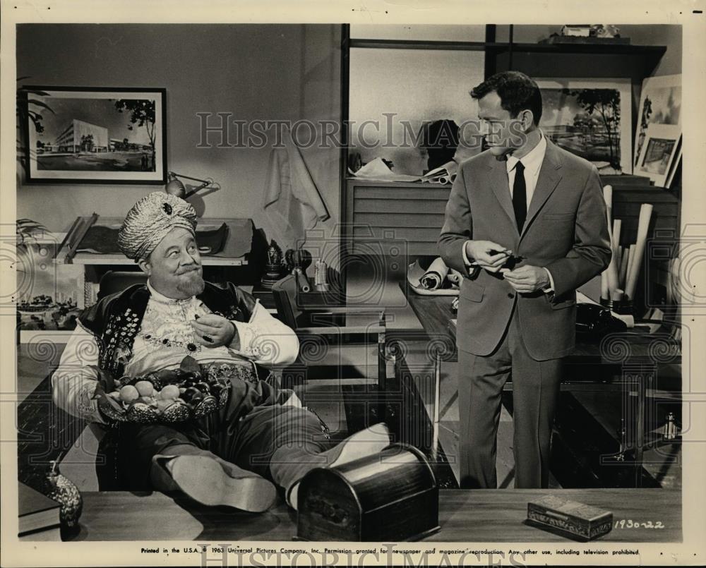 1963 Press Photo Tony Randall and Burt Ives in The Brass Bottle. - cvp99851 - Historic Images