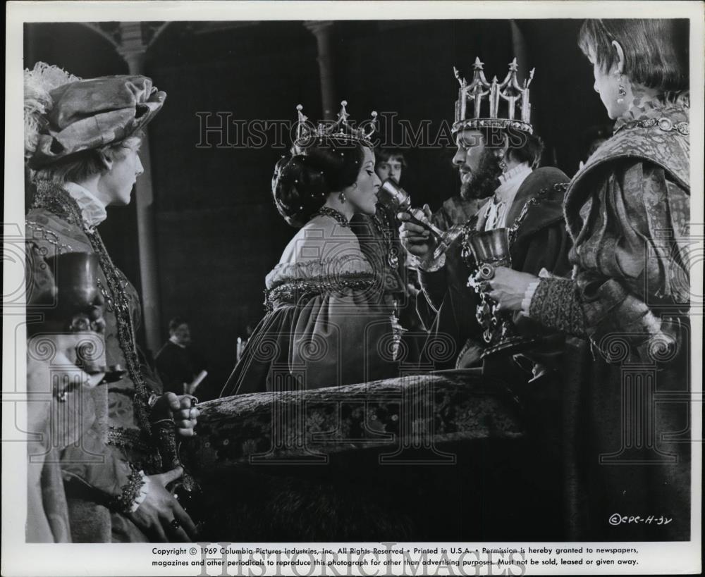 1969 Press Photo Nicol Williamson and Marianne Faithfull in Hamlet. - cvp99861 - Historic Images