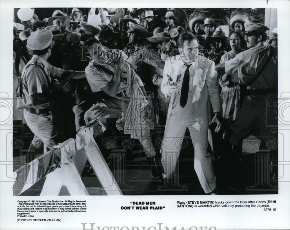 1982 Press Photo Steve Martin and Reni Santoni in Dead Men Don't Wear Plaid. - Historic Images