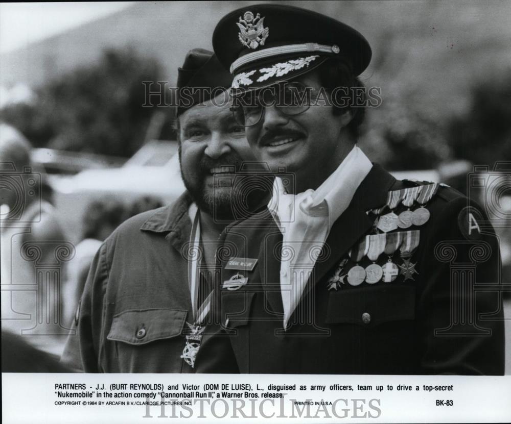 1984 Press Photo Burt Reynolds and Dom De Luise in Cannonball Run II. - Historic Images