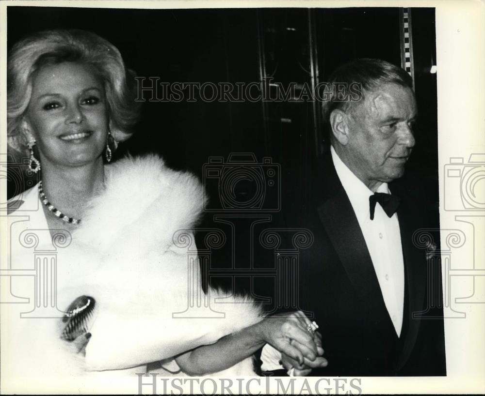 1981 Press Photo Frank Sinatra and wife Barbara - cvp99919 - Historic Images