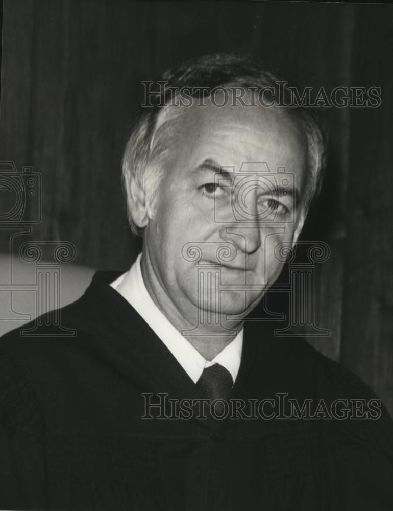 1987 Press Photo Judge George Spanagel Parma Municipal Court cvp9994 1987 Press Photo Judge George Spanagel Parma Municipal Court cvp9994