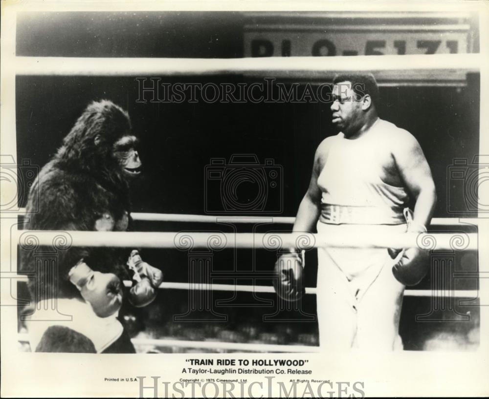 1975 Press Photo Train Ride to Hollywood movie scene - cvp99970 - Historic Images