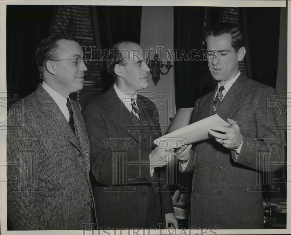 1946 Press Photo General Motors Panel Suggests Wage Increase Strike Settlement - Historic Images