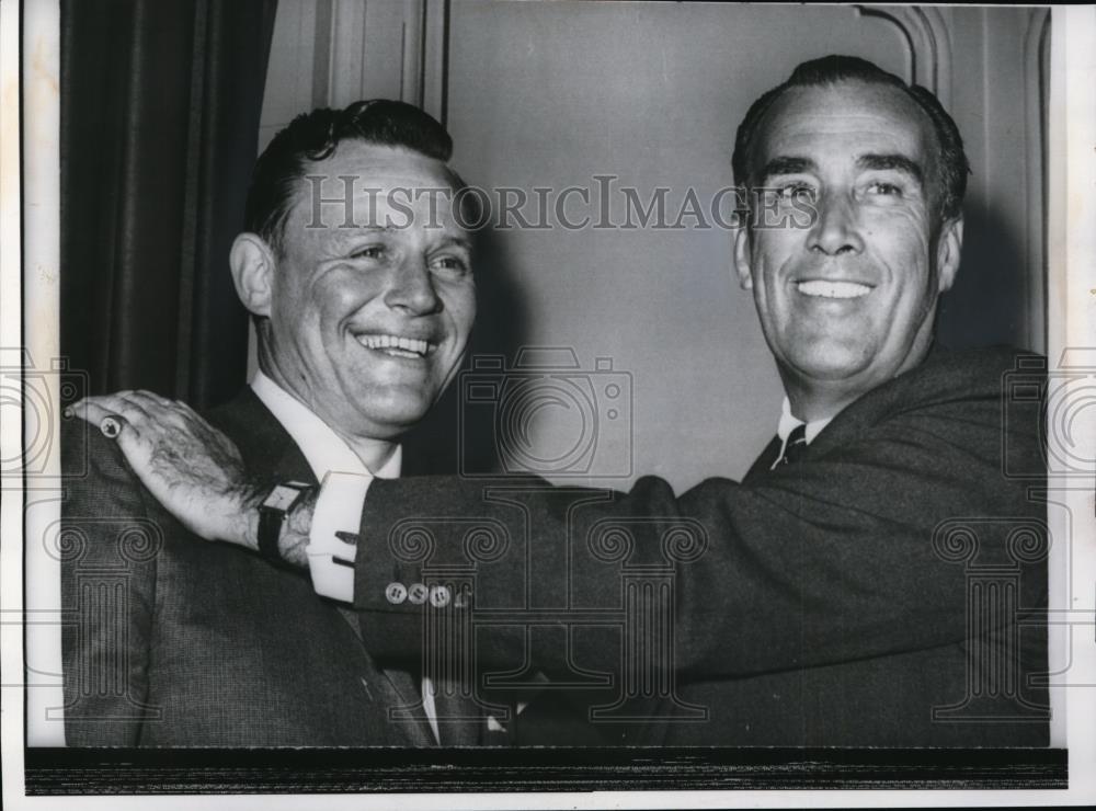 1960 Press Photo New York Yankees coach Ralph Houk, owner Dan Topping - Historic Images