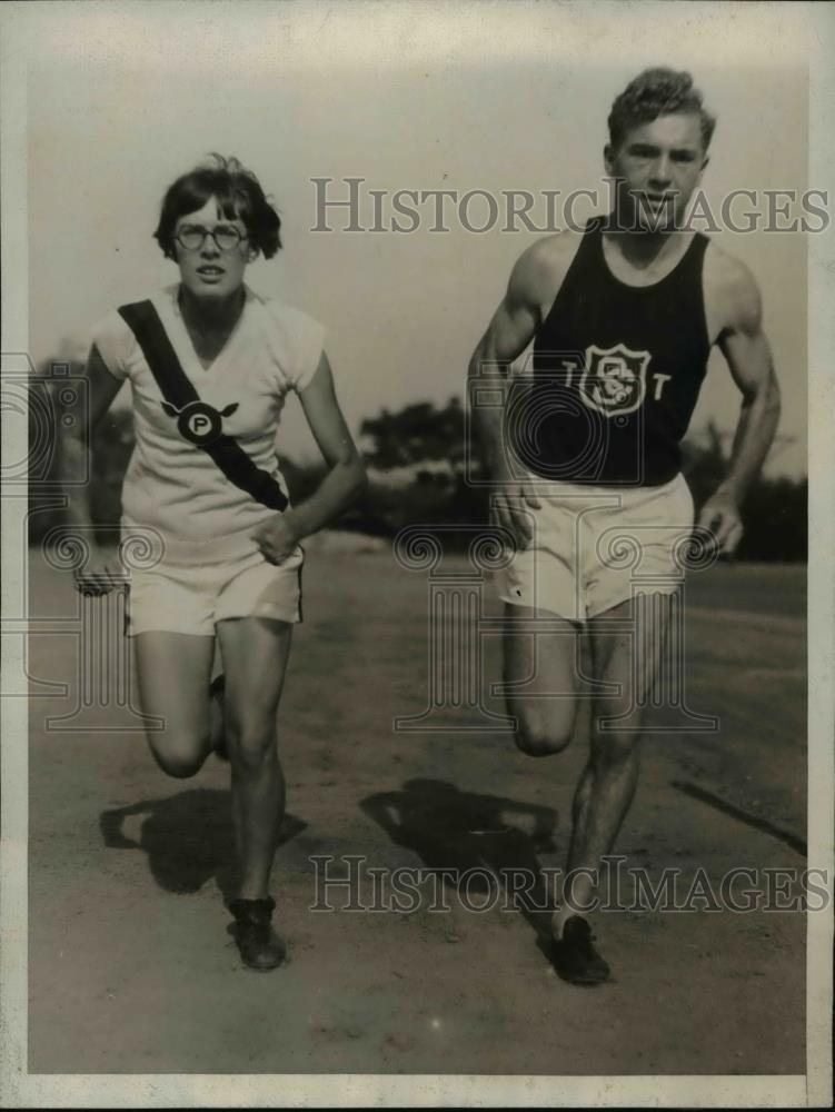 1927 Press Photo June Vrana &amp; Charles Borch in 100 yard dash in 11:03 - Historic Images