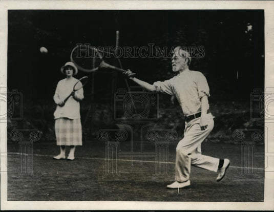 1923 Press Photo Eighty year old Major George Putnam plays tennis in London - Historic Images
