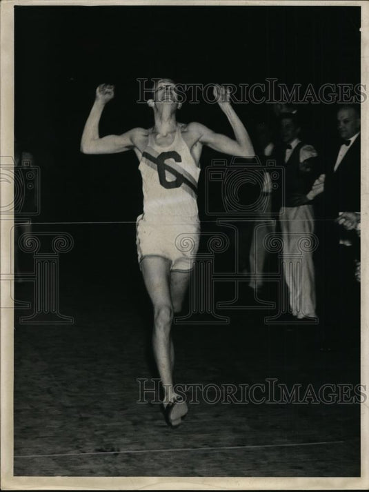 1941 Press Photo Don Essel winner of Metropolitan mile at track meet - net07387 - Historic Images