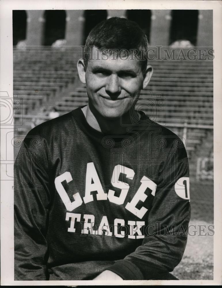 1952 Press Photo Case University track runner Bill Thompson - net07417 - Historic Images