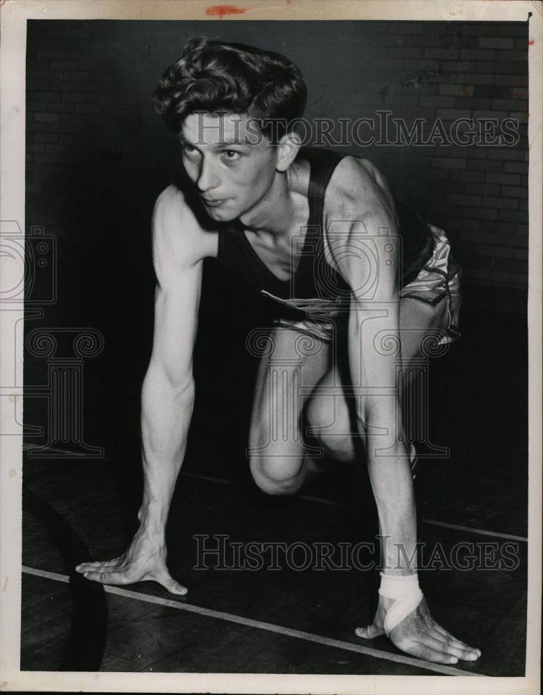1951 Press Photo Brecksville track star Carl Burger poised to run - net07488 - Historic Images