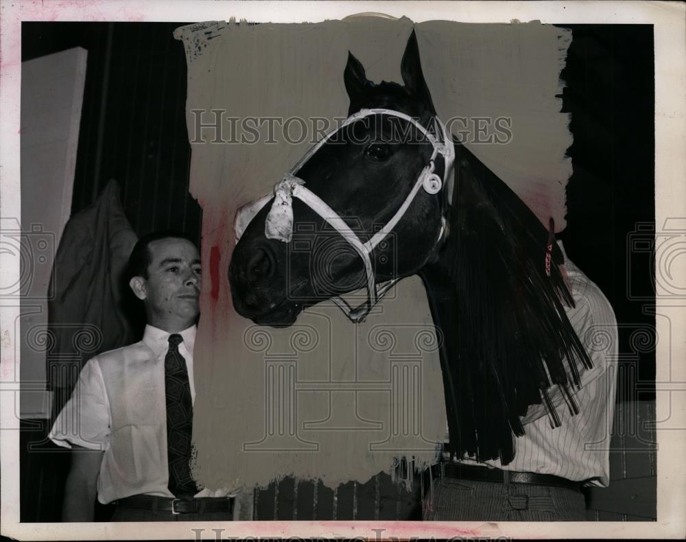 1947 Press Photo Jockey Juan Artigas with Argentine champion horse Endeavour - Historic Images