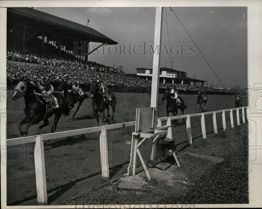 1945 Press Photo Sportsman's Park Ill race Happy Pilot, Bolus, Final Glory - Historic Images
