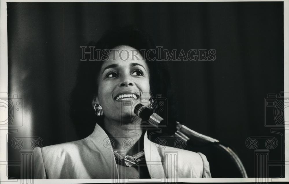 1988 Press Photo Faye Wattleton, President of Planned Parenthood Federation - Historic Images