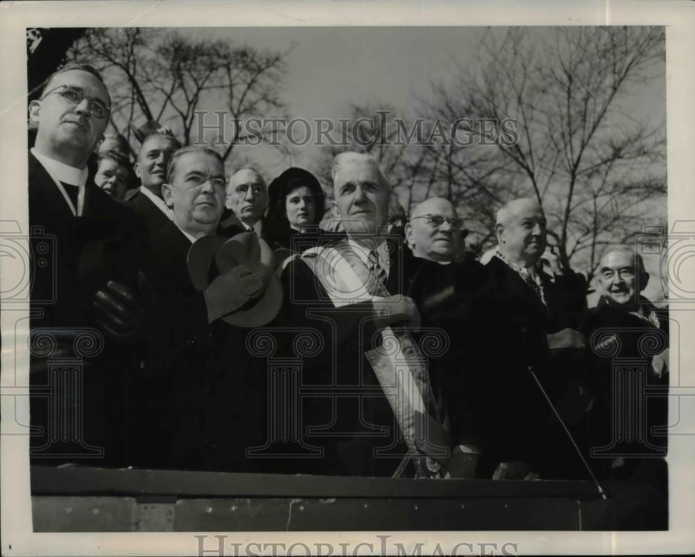 1949 Press Photo New York St. Patrick&#39;s Day Parade viewed from Mayor&#39;s stand NYC - Historic Images