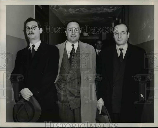 1945 Press Photo New York Wallace Platt indicted for tax evasion NYC - neny03753 - Historic Images