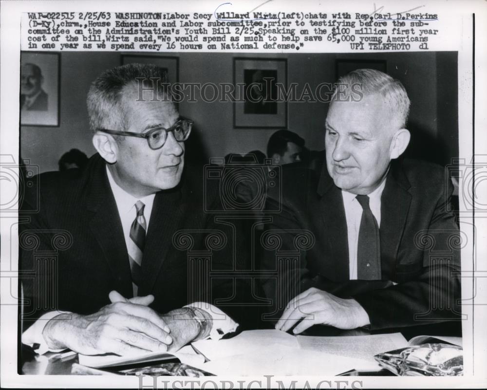 1963 Press Photo Labor Secretary Wirtz And Carl Perkins Chat Prior To Testifying - Historic Images