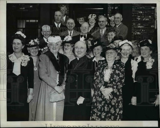 1946 Press Photo Cardinal Spellman Relaxing At His Home In Massachusetts - Historic Images