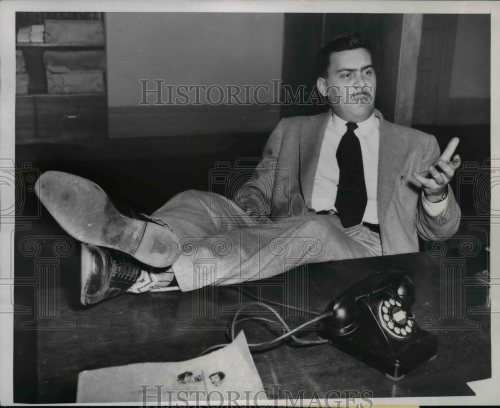 1954 Press Photo Burr C. McClosky behind charges against Earl Warren - nef11981 - Historic Images