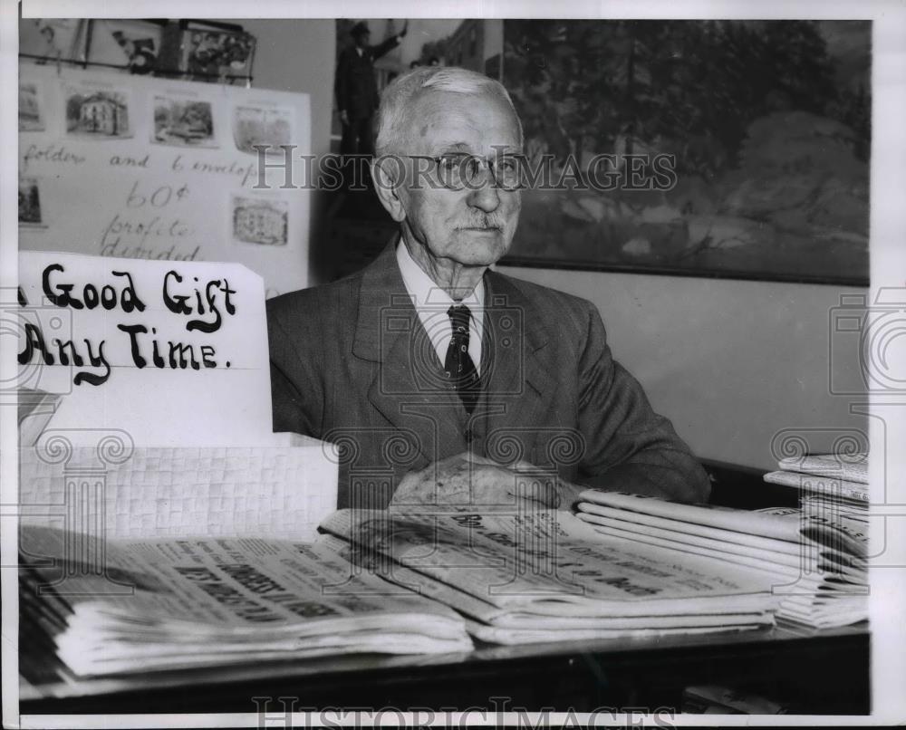 1957 Press Photo George L. Reedy celebrated his 95th Birthday Oldest Newsboy - Historic Images