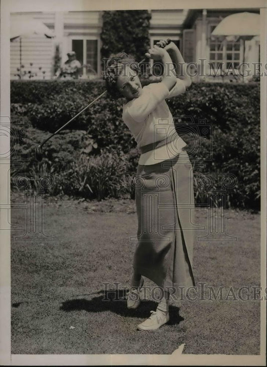 1936 Press Photo Mrs Henry H Dietrich at Women's Metropolitan golf in NY - Historic Images