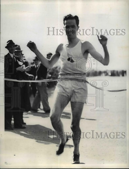 1936 Press Photo Joe McCluskey NT steeplechase & distance runner in CA race - Historic Images