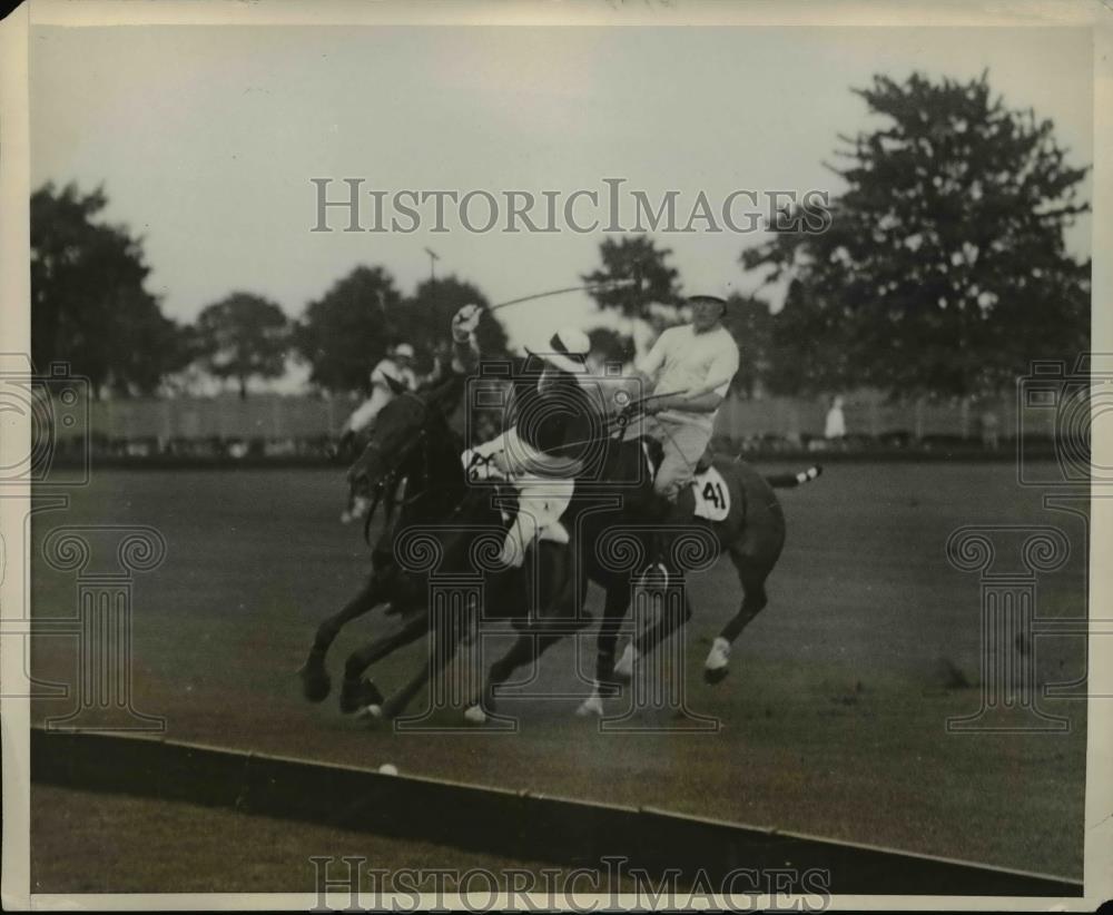 1927 Press Photo Tommy Hitchcock of US polo vs British Maj Austin Williams - Historic Images