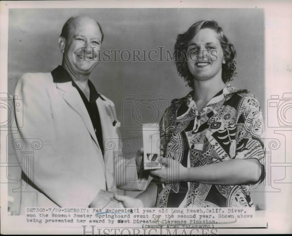 1951 Press Photo Clarence Pinkston Giving An Award Pat McCormick - net20917 - Historic Images