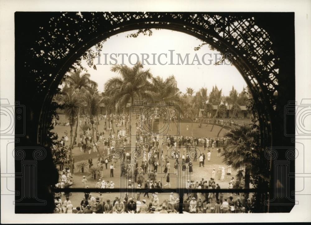 1936 Press Photo Race fans at Florida&#39;s Hialeah Park track - net22017 - Historic Images