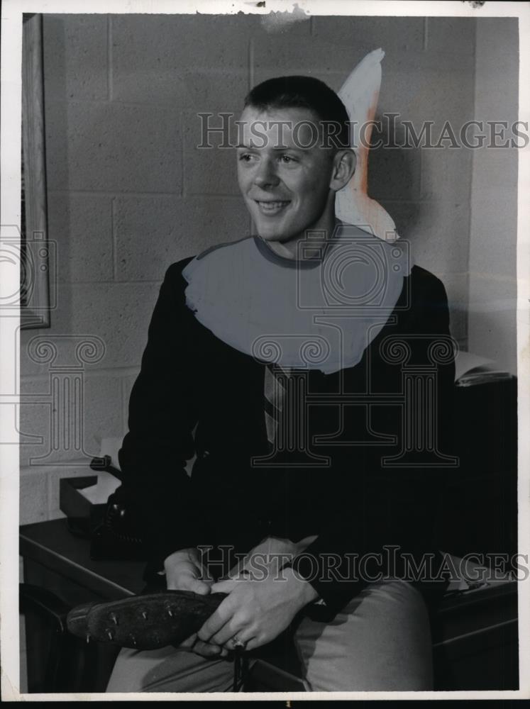 1953 Press Photo Ed Hinko John Carroll track star as a sophmore - net22092 - Historic Images