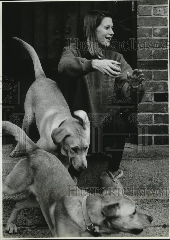 1994 Press Photo Heidi Strobel tries to tire her dogs Jack and Buddy - spa32865 - Historic Images