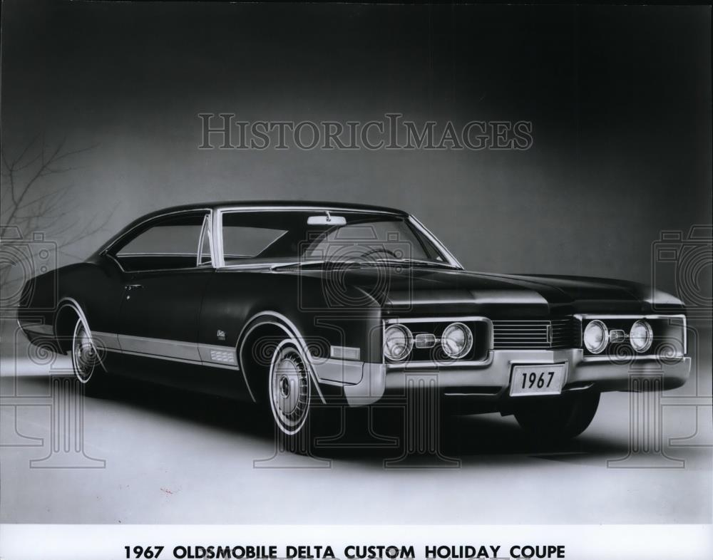 1966 Press Photo The 1967 Oldsmobile Delta Custom Holiday Coupe - spp01708 - Historic Images