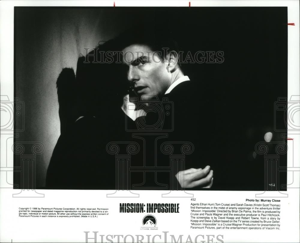 1996 Press Photo Tom Cruise and Kristin Scott Thomas in "Mission:Impossible." - Historic Images