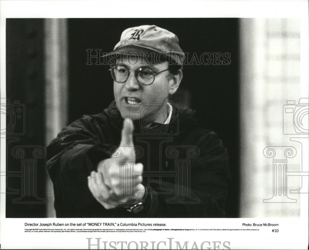 1995 Press Photo Joseph Ruben, directing on set of "Money Train". - cvb76371 - Historic Images