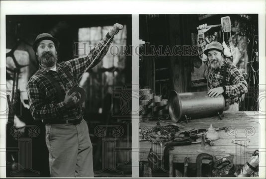 Press Photo Steve Smith will appear live during Red Green Marathon. - cvb76378 - Historic Images