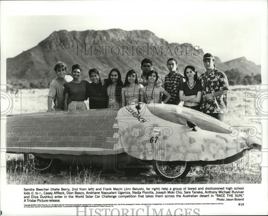 1996 Press Photo Halle Berry and other actors in "Race the Sun." - cvb76401 - Historic Images
